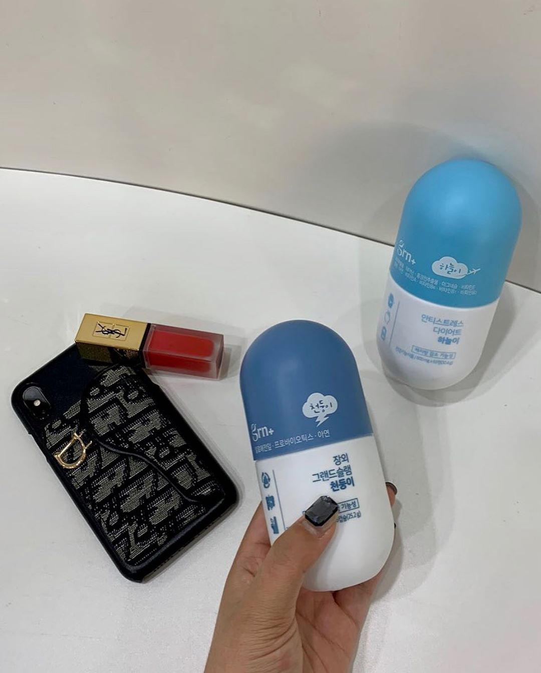 조창휘 여자친구 on Instagram: “요즘 sns에서 핫한 #하늘이천둥이 #GRN ✔️하늘이는 하루 1번, 잠자기 전 3알 👉🏻부종/붓기 완화, 스트레스로 인한 피로 완화까지 ✔️천둥이는 하루 2번, 식후에 2알 👉🏻녹차카테킨 성분으로 체지방감소에 도움을 주고  원활한 배변활동을 도와줌…”