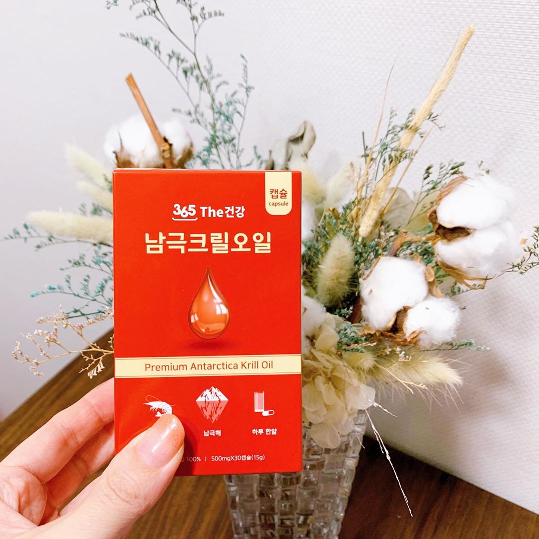 momo on Instagram: “. 1일 1캡슐 간편하게 섭취하며 건강관리 요즘 핫한 남극크릴오일 준비했답니다. . 365더건강 제품으로 먹기 편한 사이즈 남극크릴오일 100%, 500mg 캡슐로 목넘김에 불편함이 없어 열심히 챙김요. 합리적을 가격까지 부담없어 넘 좋아요. . .…”