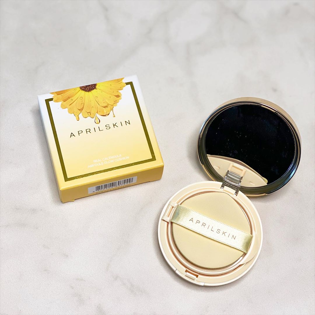 ᴠ ᴇ ʟ ʏ ʙ ɪ ɴ _ ᴍ ᴀ ʀ ᴋ ᴇ ᴛ 👀💚 on Instagram: “⠀⠀ ⠀⠀ 건성피부라 쿠션도 아무거나 못쓰는 나요🌚 #에이프릴스킨 은 초슬림쿠션부터 써왔는데 너무나 만족해서 아직까지도 쓰고있는 중에 진정+수분+미백 까지 !! 3중 기능 쿠션으로 신제품이 나왔다길래 망설이지 않고 바로 써보는걸로 ?…”