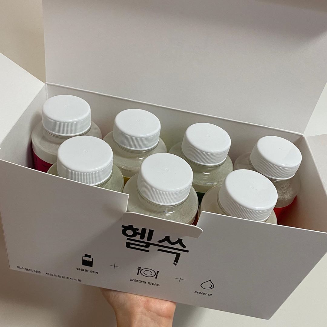 @w.vel on Instagram: “헬쓱 🐽
아침먹기싫을때마다 챙겨먹는 아이 (맛있어서 먹게됨😳) #헬쓱 #헬쓱다이어트쉐이크 #다이어트쉐이크 #다이어트 #맛있는다이어트쉐이크 #이너뷰티 #다이어트쉐이크추천”