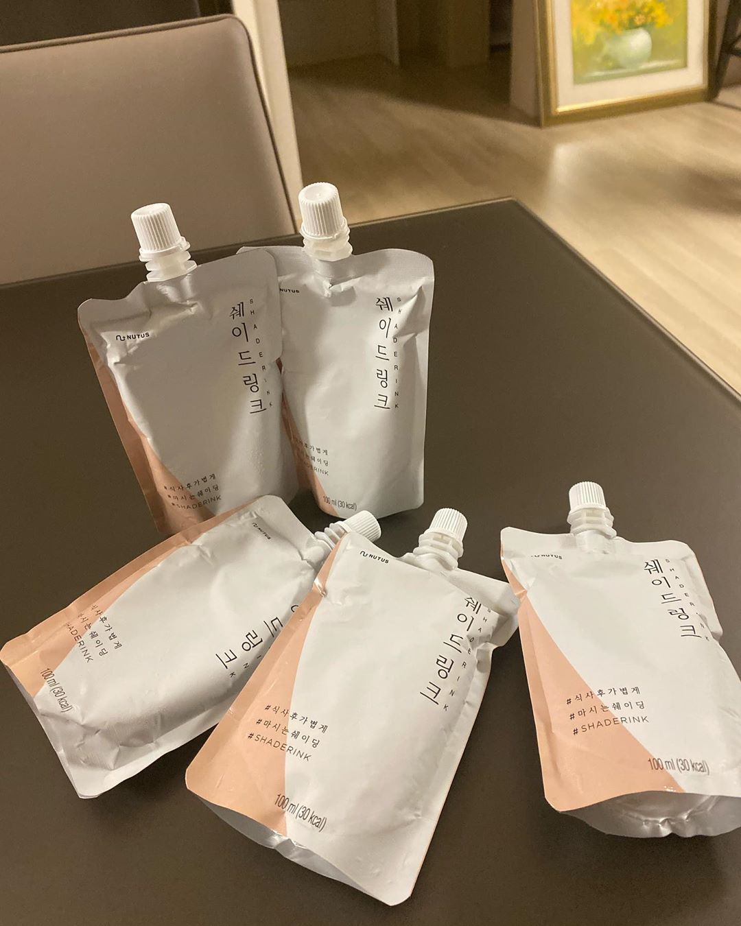 @jelly4049 on Instagram: “다이어트 중인데 좀만 먹으면 담날 얼굴 팅팅.. 붓기차 하루 두번 마시면서 산후관리중!!! 간편하게 하나씩 똑딱 열어서 마시면 되는데 은은한 꽃향?? 여튼 마시기 편안한 맛이에요💕 - -…”