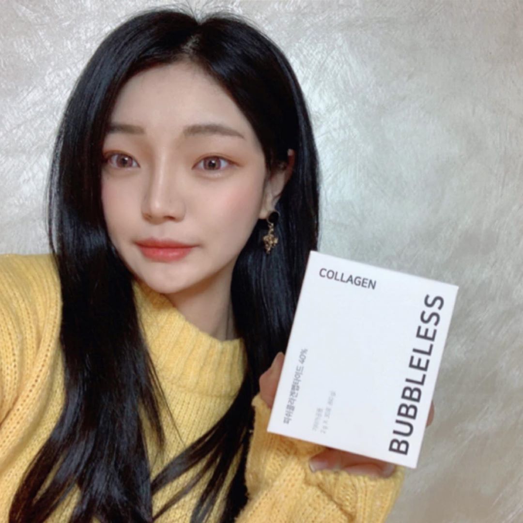 시니 on Instagram: “✨콜라겐✨ 거품가를 뺀 실속있는 가성비 제품 '버블레스' 신제품 ! -분자구조가 작은 피쉬 콜라겐을 사용해서 체내 흡수율이 높음 -언제 어디서든 섭취가 가능한 스틱 포 -히일루론산이 함류된 상큼한 레몬맛 -콜라겐 합성의 기본 물질인 비타민C와 활력을…”