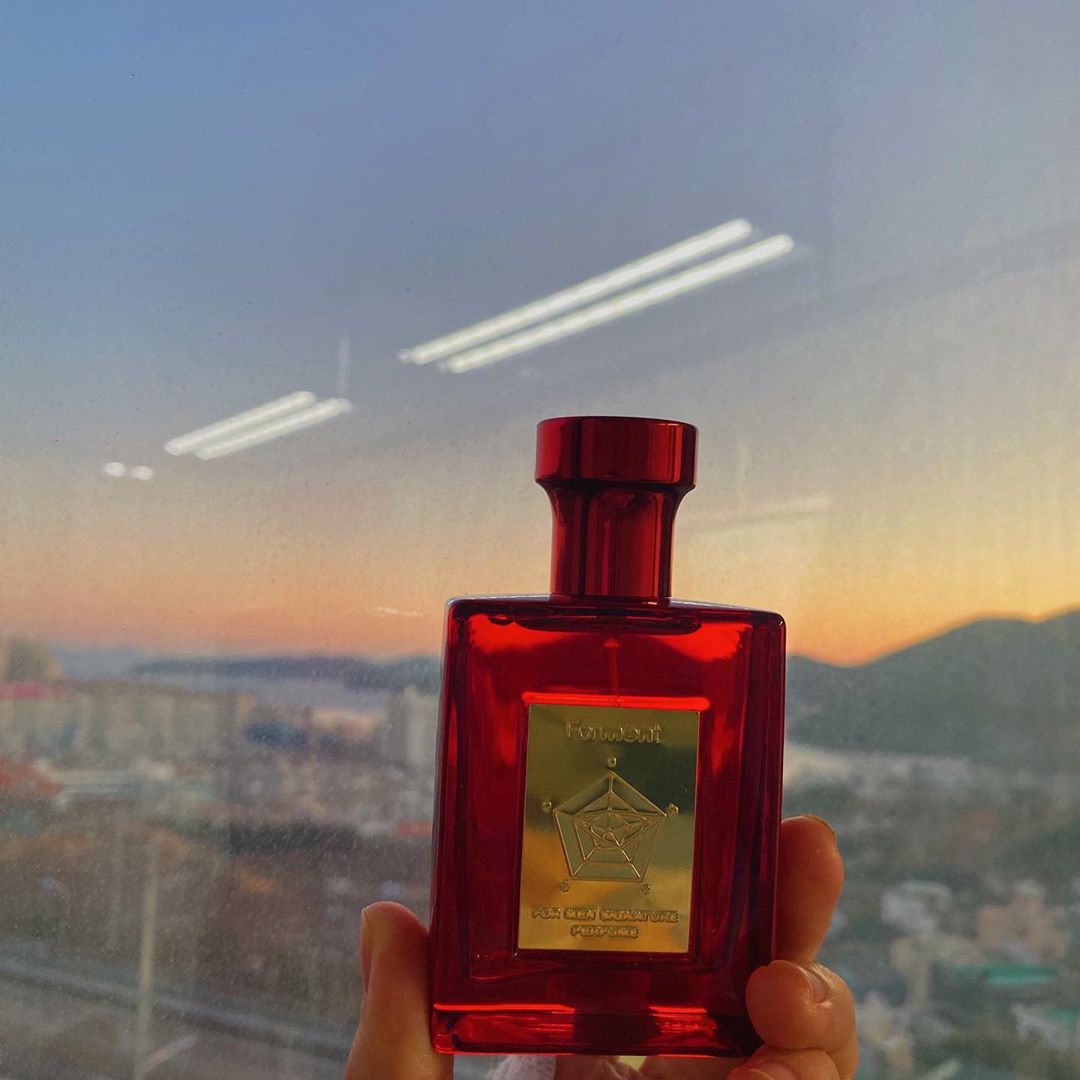 이보람 on Instagram: “<포맨트 시그니쳐 퍼퓸 향수>  여자들이 가장 좋아하는 향 1위 코튼 향으로 인기를 끌고있는 포맨트 베스트셀러 향수 ! 20대 여성들이 가장 선호 하는 코튼허그&코튼 키스 2종류로 구성되어 있어요  퍼퓸향수로 7-8시간 지속력에 고급원료를 그대로…”