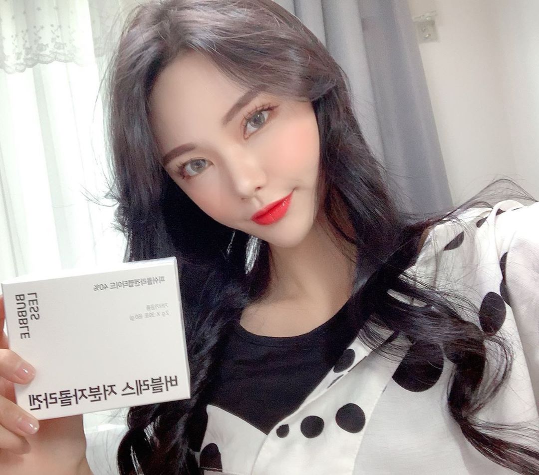 🇰🇷슈이 Sui ( ღ•͈ᴗ•͈ღ ) on Instagram: “피부가 넘 푸석푸석해서 바르는 콜라겐 알아보다가 먹는 콜라겐 발견!!! 콜라겐 합성의 기본 물질인 비타민C와 활력을 위한 비타민B 함유 되어있어서 따로 비타민도 안챙겨먹어두 된다용>_<  히알루론산도 함유 되어있어서 기대가 엄청 큼 ㅋㅋㅋㅋ…”