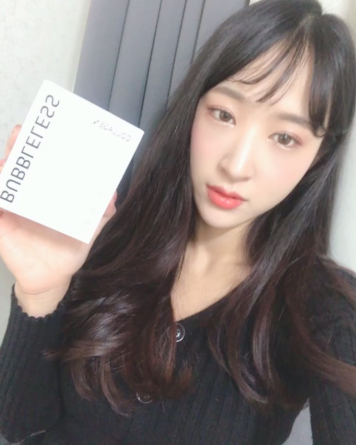 운동하는 디자이너 송샷 on Instagram: “요즘 살 빼고 다이어트 하면서 피부의 탄력도 같이 떨어지더라구요😭 그래서 찾아본게 바로 콜라겐! 콜라겐은 피부 진피층의 90%를 구성하여 피부 탄력과 주름에 영향을 미친다고 해요. 그런데 콜라겐은 피부뿐만 아니라 뼈의 20%, 관절의 30%, 근육과…”