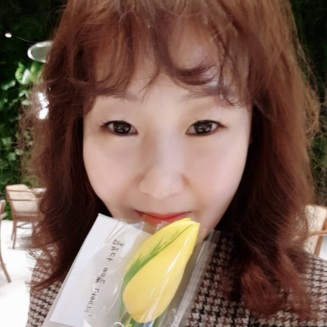 #thankyou dlswn99 
이벤트 좋아하는 너💕
천원짜리 하나를 줘도 포장값 삼천원쓰는 너💕
오지랖이 태평양인 너💕
본인피셜 성격이 G랄 맞은 너💕
종잡을 수 없는 니가 좋아👭
오늘도 고마워~🤘 #고마워❤ #찐우정
#마음이따뜻해지는 #손편지 
#오늘