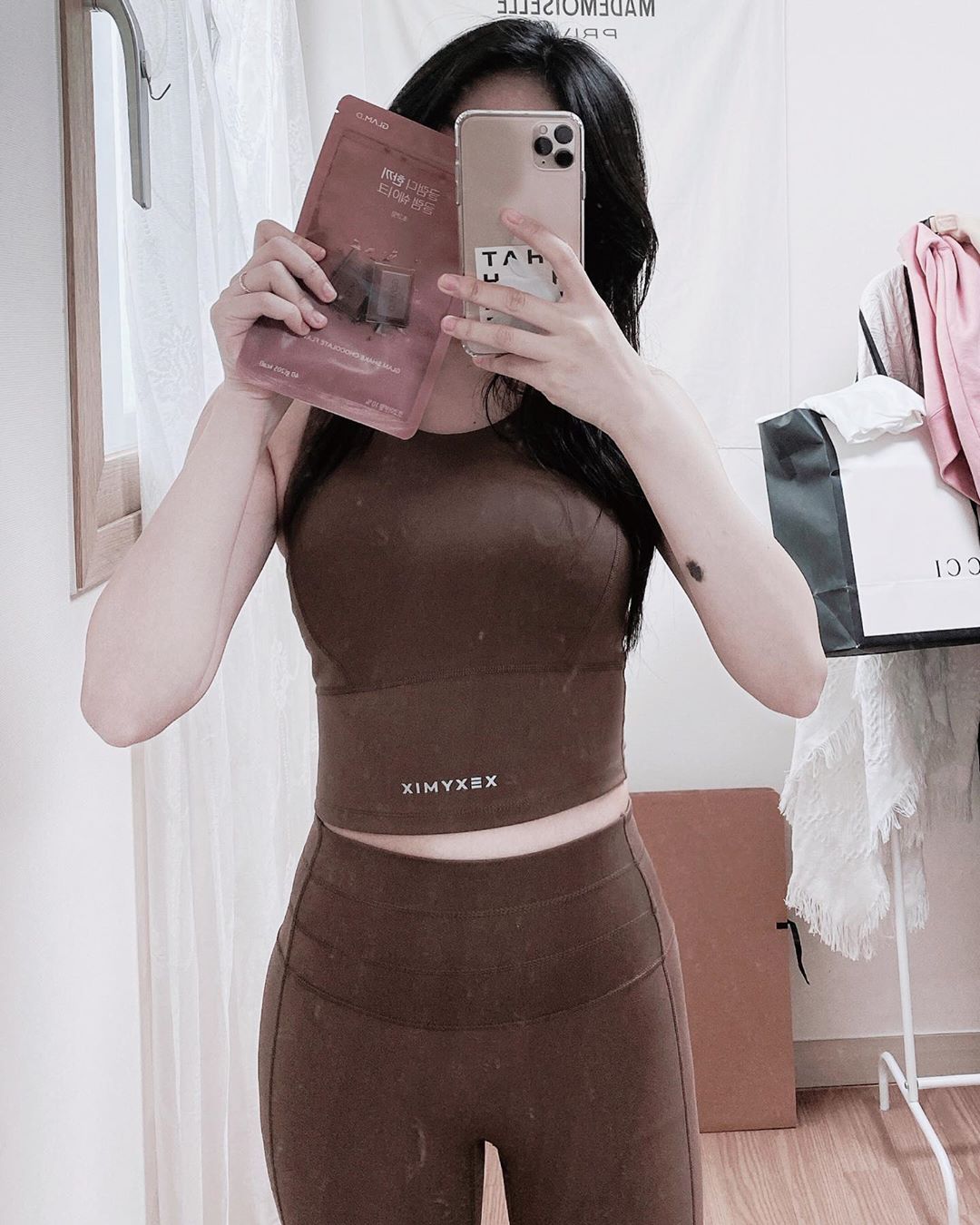 @jib.suni on Instagram: “📌글램디 - 한끼 글램쉐이크  365일 다이어터 수니예요,, ⸝⸝ʚ̴̶̷̆ ̯ʚ̴̶̷̆⸝⸝ 다이어트 하면 쉐이크! 쉐이크 후기가 왔어요 .  요즘 쉐이크가 정말 많은데 글램디 처럼 빨대가 같이 나온 제품은 처음보는거같아요!  지퍼백 형식이라 따로…”