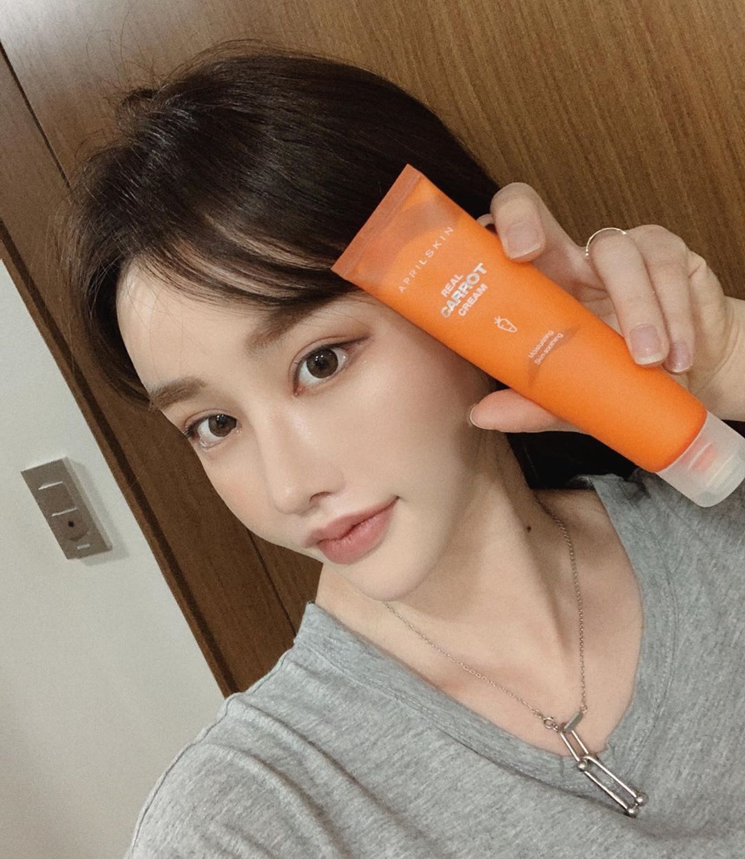 "한대표" Han,daepyo on Instagram: “🥕🧡당근 먹지말고 피부에 양보하세요”