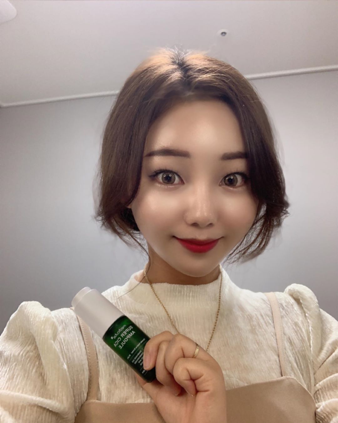 @_s2__7 on Instagram: “병플 속 4가지 핵심성분들이 하나로 통합된 슈퍼시카를 20,000ppm이나 함유하고 있어서, 약해진 피부 진정은 물론 빠른 피부손상 개선에 구웃 !”