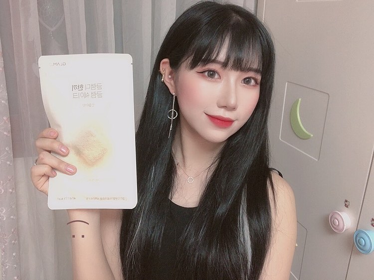 🇰🇷 𝐒𝐎𝐍𝐄 on Instagram: “글램디 한끼 글램 쉐이크♥️ . 작년 여름에도 글램디에서 슬림컷CLA를 직접 사서 먹었었는데 식단 조절과 운동을 병행하면서 먹으니 효과가 좋아서 이번에는 글램디 한끼 글램쉐이크 인절미맛으로 먹어보았습니다! . 글램디 한끼 글램 쉐이크는 고소한…”