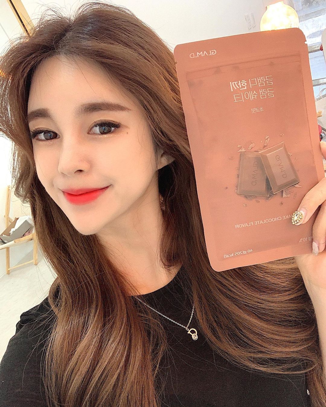 부평속눈썹 / 인천속눈썹 / 뷰티부띠끄 원장 한나 on Instagram: “⠀ 글램디에서 #한끼글램쉐이크 를 보내주셨어용 ♡̷̷̷ ⠀ 저는 평소에 일도 바빠서 밥도 잘못먹고 끼니를 거르는 날이 많은데 한끼 글램쉐이크는 그냥 다이어트 쉐이크가 아니고 각종 뮤질리가 들어있어 배가 든든하게 한끼를 해결할수있어요˃̵͈̑ᴗ˂̵͈̑…”