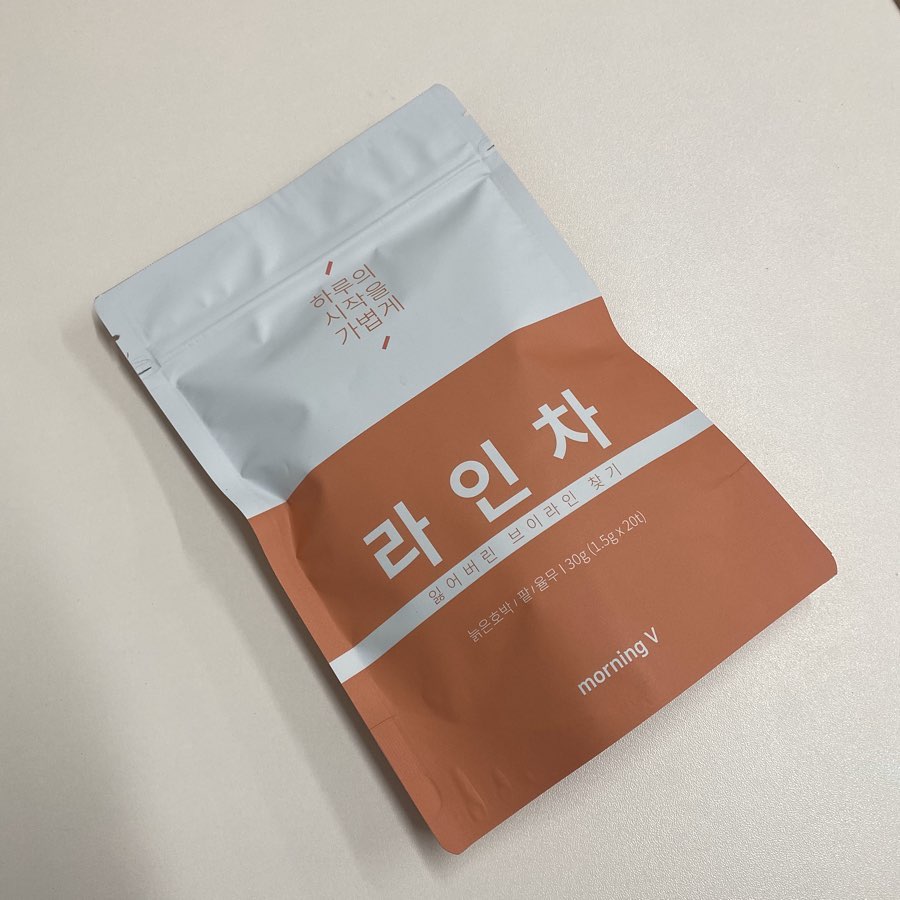 나나뽀 on Instagram: “⠀ 가벼운 하루의 시작 국내산 늙은호박+팥+율무가 들어간 티백인 라인차❤️ ⠀ ⠀ 내가 좋아하는 호박, 율무, 팥이 다 들어갔다궁😚 찬물, 뜨거운 물에도 잘 우러나요👍 ⠀ 떠오르는 이너뷰티 재료가 가득 들어있어서 아침마다 퉁퉁 붓는게 스트레스인데…”