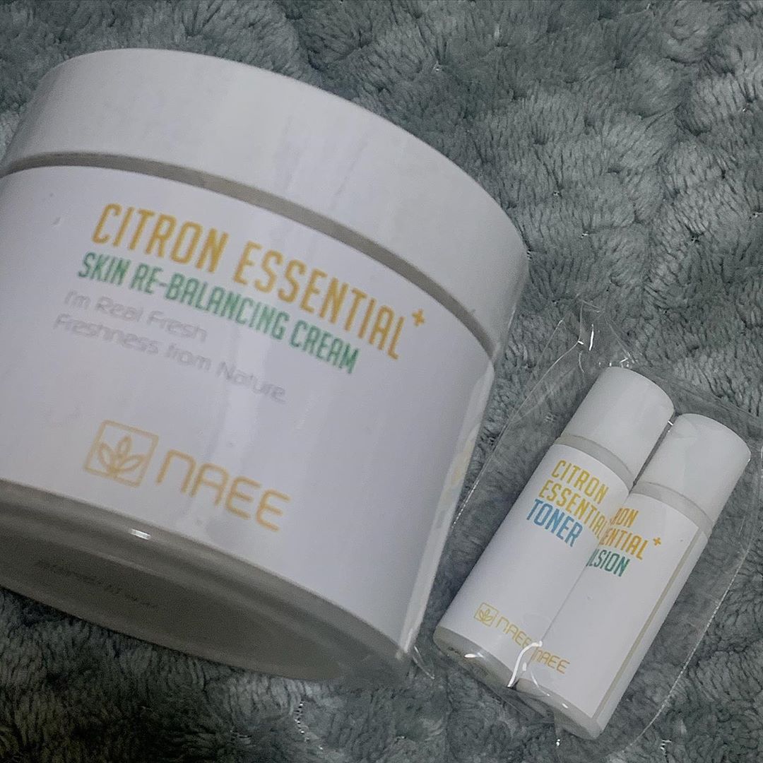 공시리 on Instagram: “유자 스킨 리밸런싱 크림 ( 100ml )  50ml의 용량에서 100ml의 용량으로 두배로 사이즈가 업 되었지만 가격은 그대로고  겨울철 피부보습에 좋은 천연보습크림이며, 크림이나 오일을 아무리 발라도 트거나 갈라지고 수분이 없는 그런 분들이…”