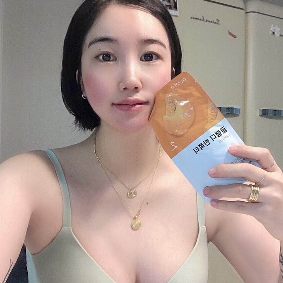 ⃘   ⃘ ◺용이네잡화점 on Instagram: “오늘 매운 음식 하루 종일 먹어서 안되겠어, 몸 좀 가벼워지게 반쪽티에 얼음동동 마시구 자야겠어요, 잘 자요 🤚🏽
@glamd_official”