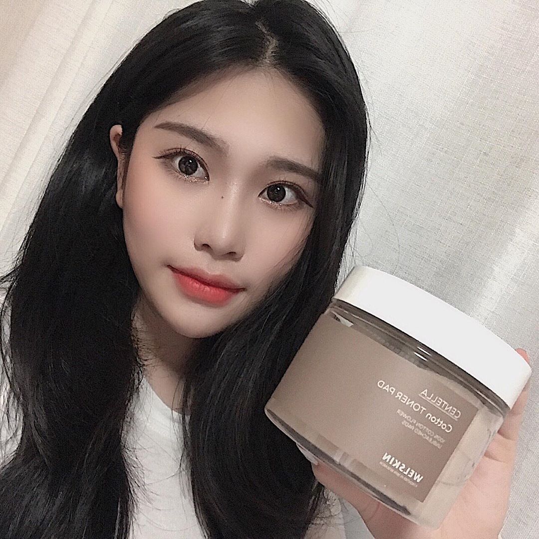 류화연 on Instagram: “목화씨가 그대로 보이고 토너패드가 커서 사용하기 편했고 눈에 실수로 들어갔는데 안따가워서 놀랬던... #웰스킨#토너패드추천#수분팩#닦토#저자극패드#스킨패드#수분패드#패드추천#센텔라목화솜토너패드#리뷰쉐어#ad#협찬”