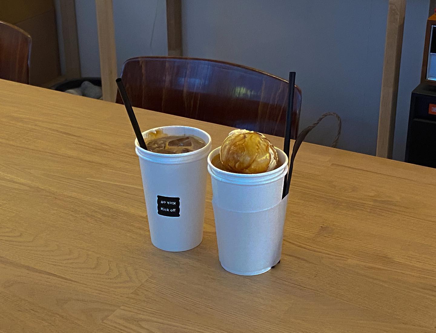 ☕️☕️
내가 넘 좋아하는 언니랑💕
신동카페거리 여유 좋고
분위기도 좋아서
우리의 수다도 3시간🎶