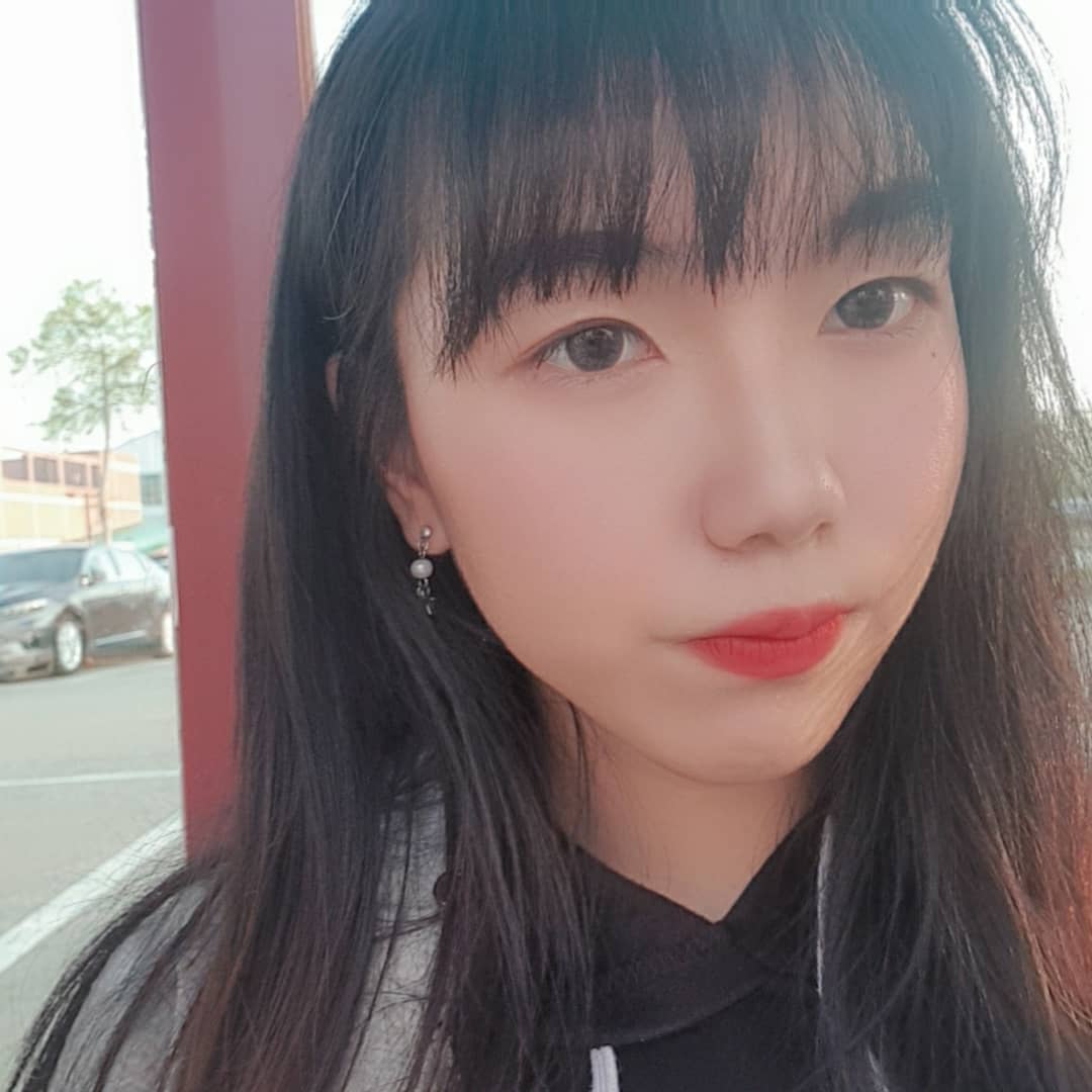 알바 끝나고 귀가😶
철길마을 알바중입니당 마스크 끼고 놀러오세요!