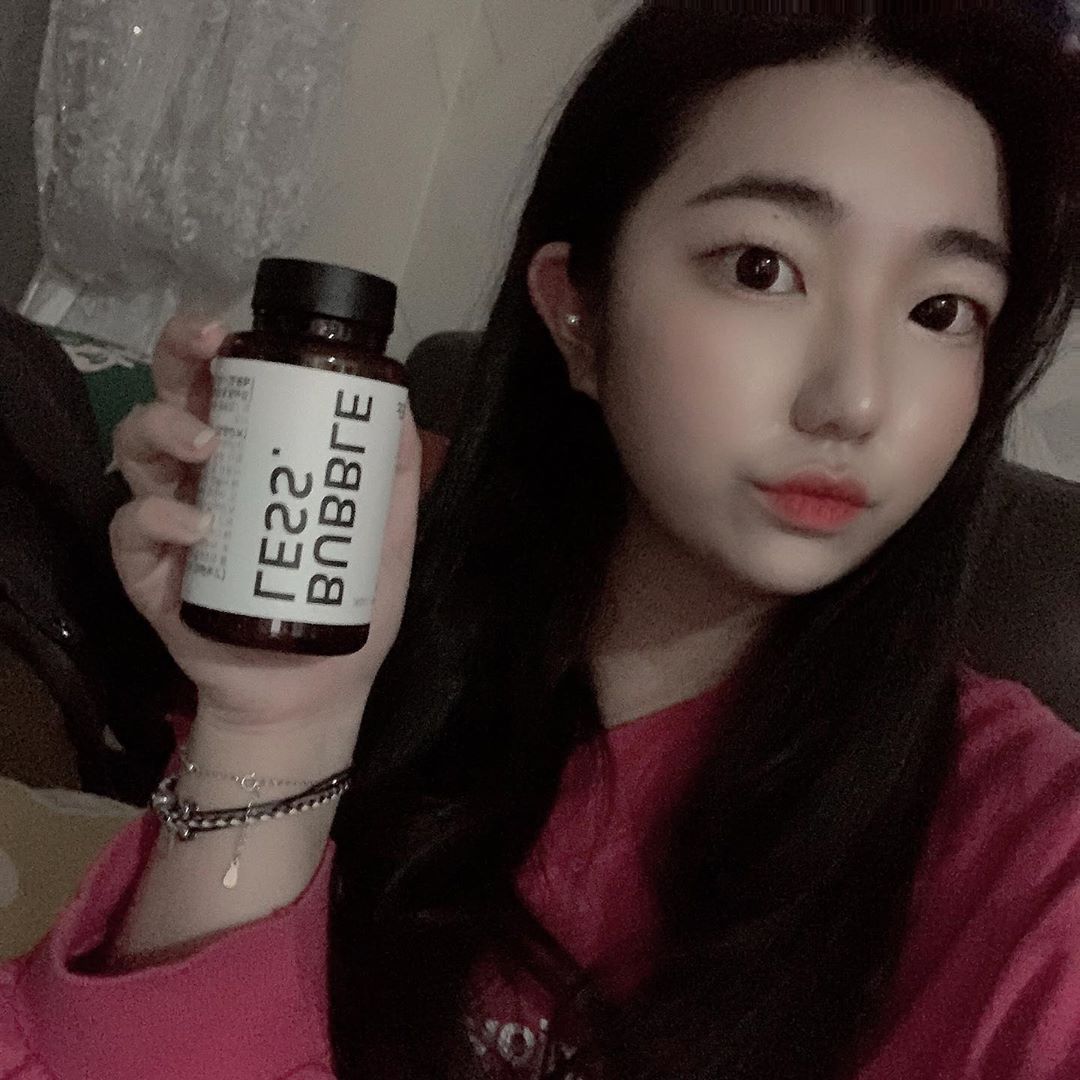 소영 ( 19 ) (@sy._.02) posted on Instagram: “10명의 여성 중 8명이 겪고 있는 월경전증후군 개선은 버블레스 릴리프로 ☺️ 월경 전만 다가오면 올라오는 피부 트러블 진정이나 생리전증후군