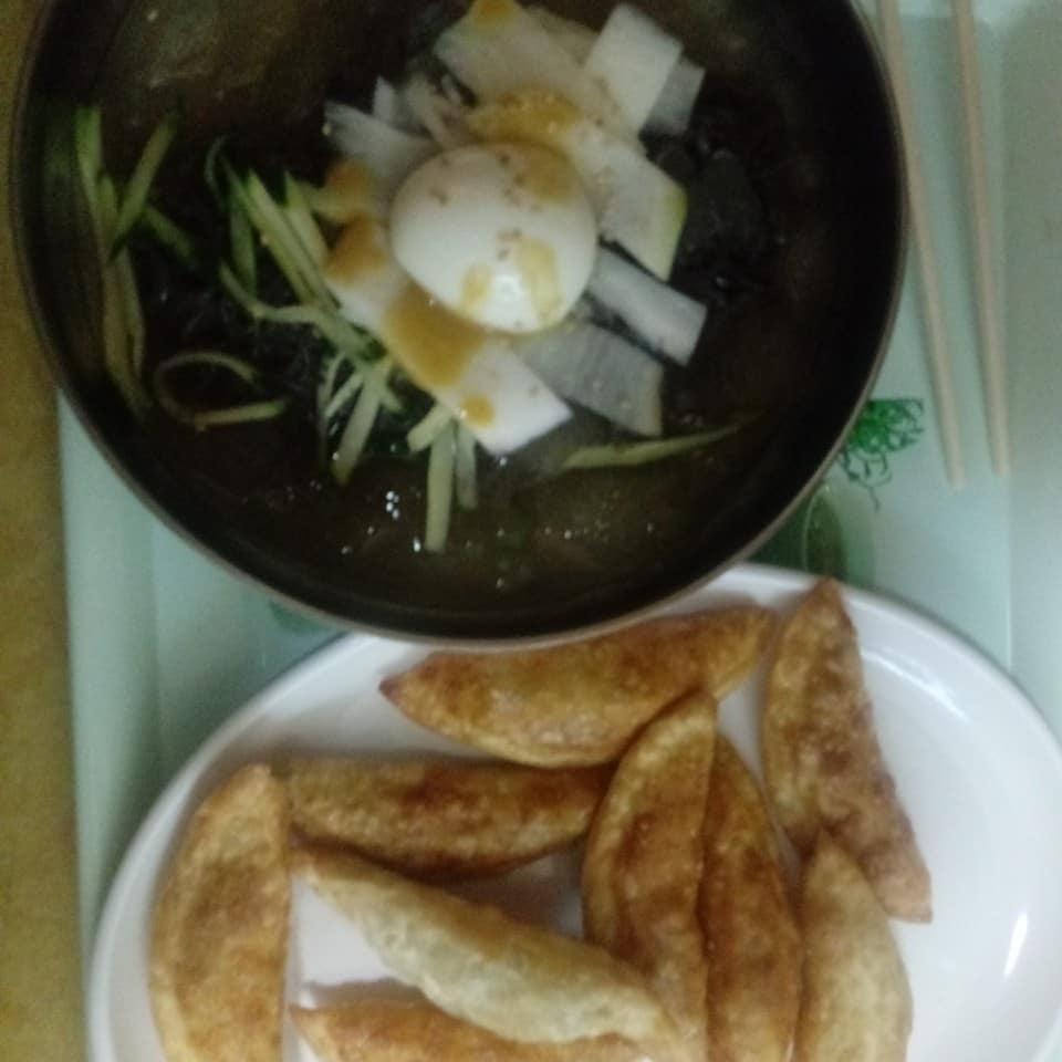 #어제점심메뉴,(칡냉면,군만두)  #어제저녁메뉴 (해물잡탕밥,군만두)