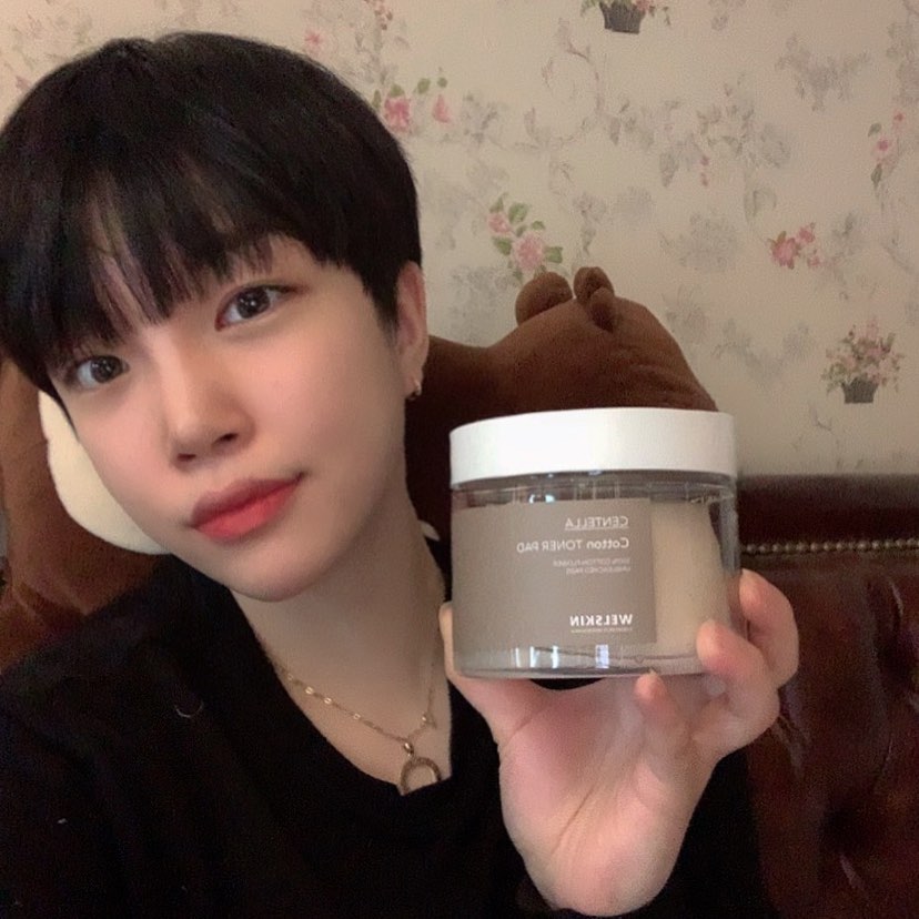@najunasee on Instagram: “목화씨까지 그대로 보이는 목화솜 토너패드!
패드 크기가 다른 패드들보다 커서 좋았어요 토너양도 많아 촉촉해서 수분팩으로도 사용했어요👍🏻”