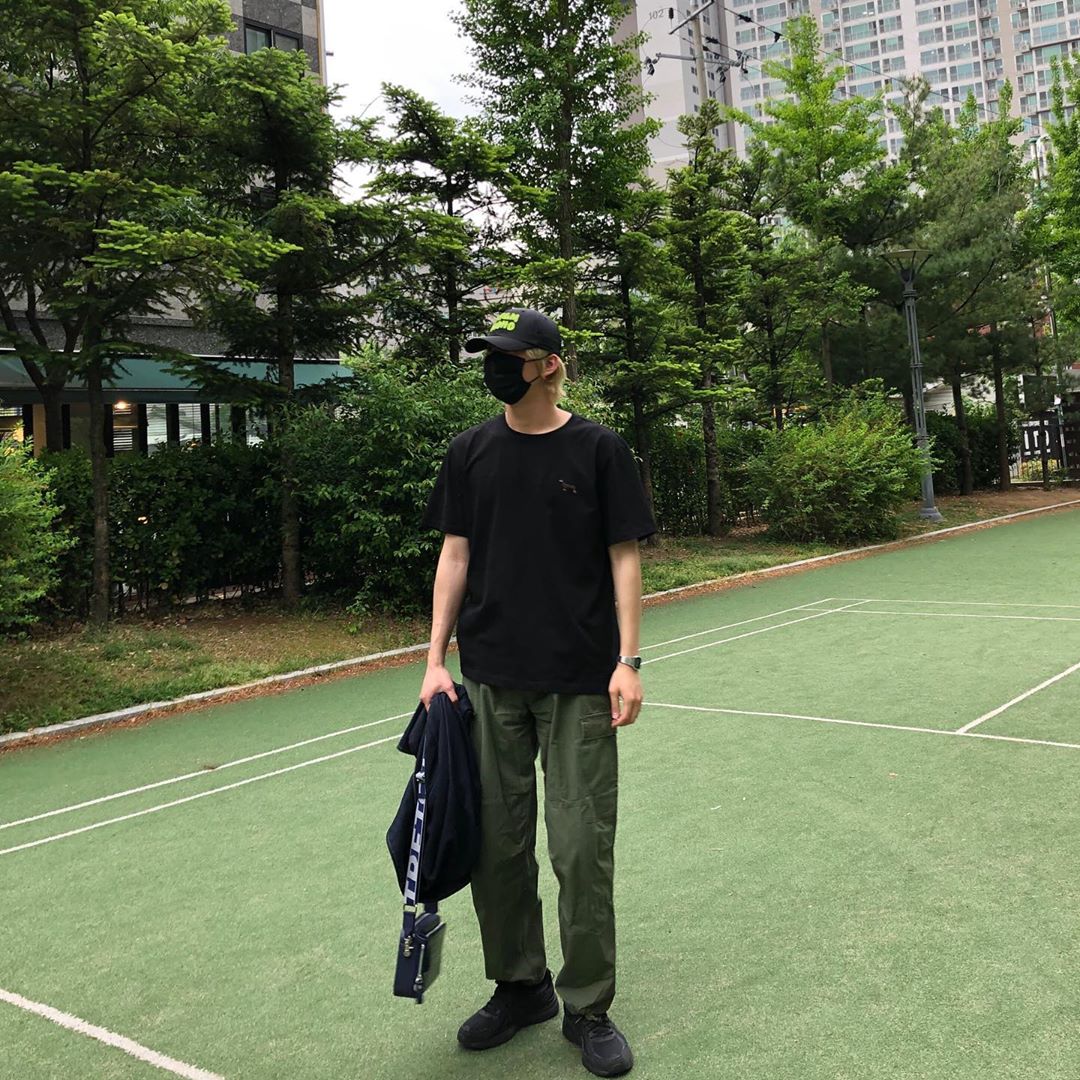 조정현 🇰🇷 꿈은 스켈레톤 국가대표🛷 on Instagram: “빨아도 절대 목 안늘어나구 가성비 최고 티샤쓰🖤”