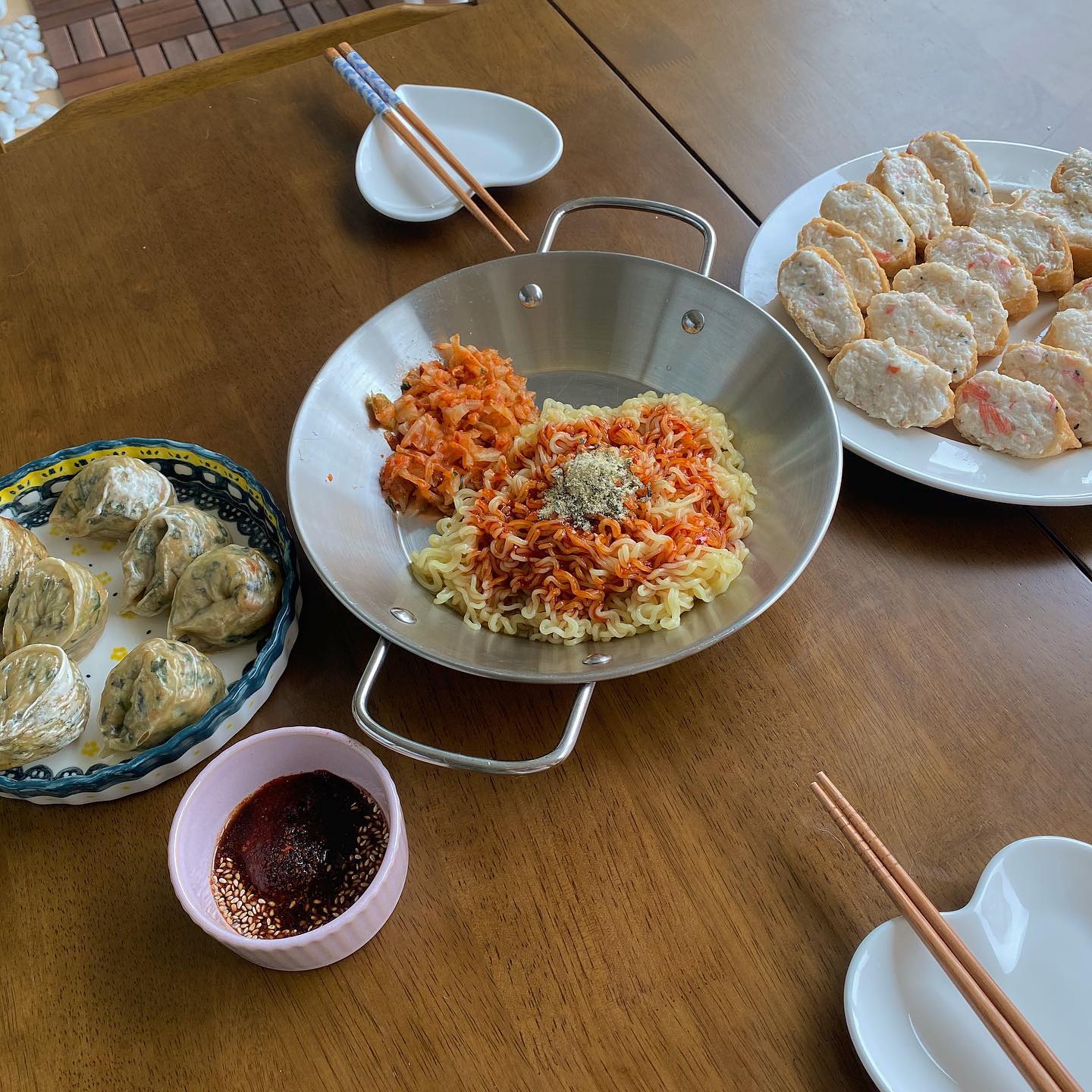 .
오빠가 해주는건 다 맛있어👼❤️
.
.
#신혼밥상 #비빔면 #두부유부초밥 #만두