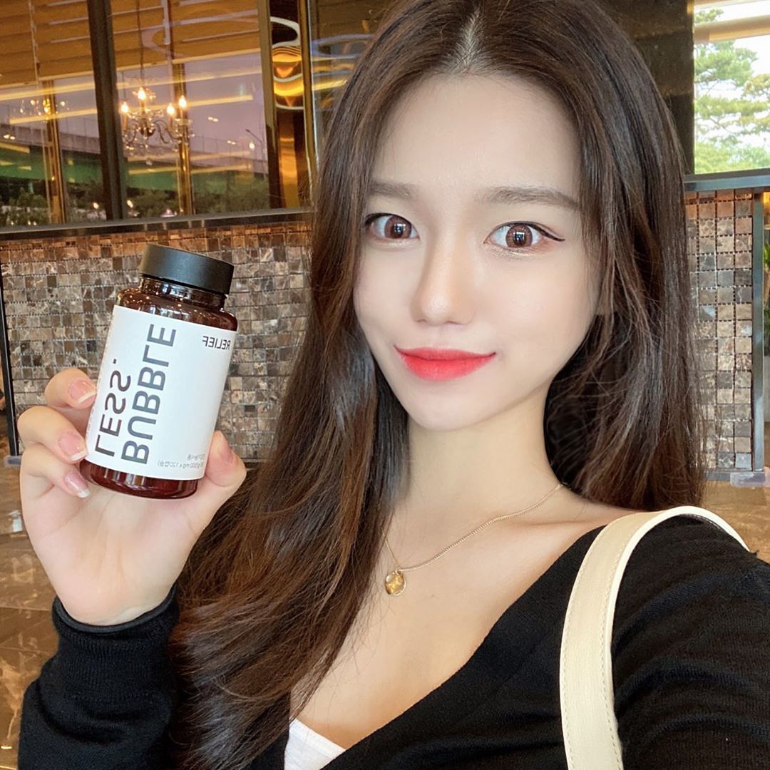 서유진 on Instagram: “💊 버블레스 릴리프 💊 월경전 변화에 의한 불편한 상태 개선에 도움을 줄 수 있는 '감마리놀렌산' 함유되어 있어…”