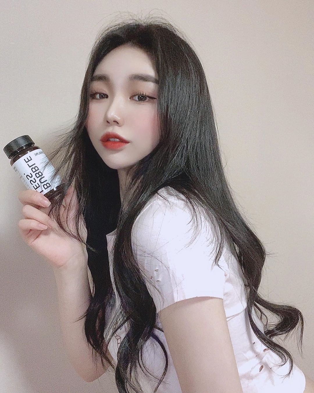 🍓디니듀🍒’s Instagram profile post: “붓기빠지는데 최고💖인 #버블레스 붓기만 빠져도 살빠져보이는 효과가 있어서 요즘 사진 찍을 맛이난다 맛이나 ~!
.
#버블레스센시라인 #은행잎추출물 #붓기제거 #센텔라아시아티카 #버블리스 #버블래스”