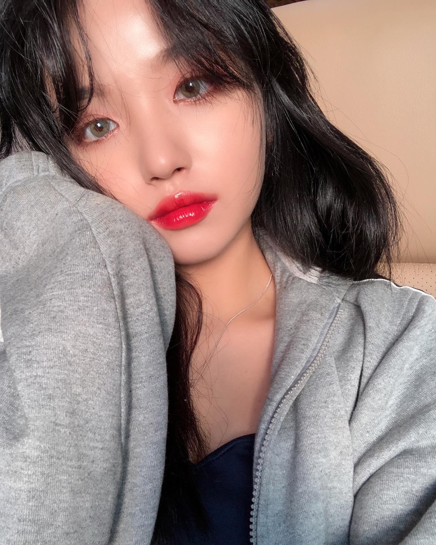 ☔️
#비 #오는데 #우산 #없어서 #박스 #쓰고 #집 #옴