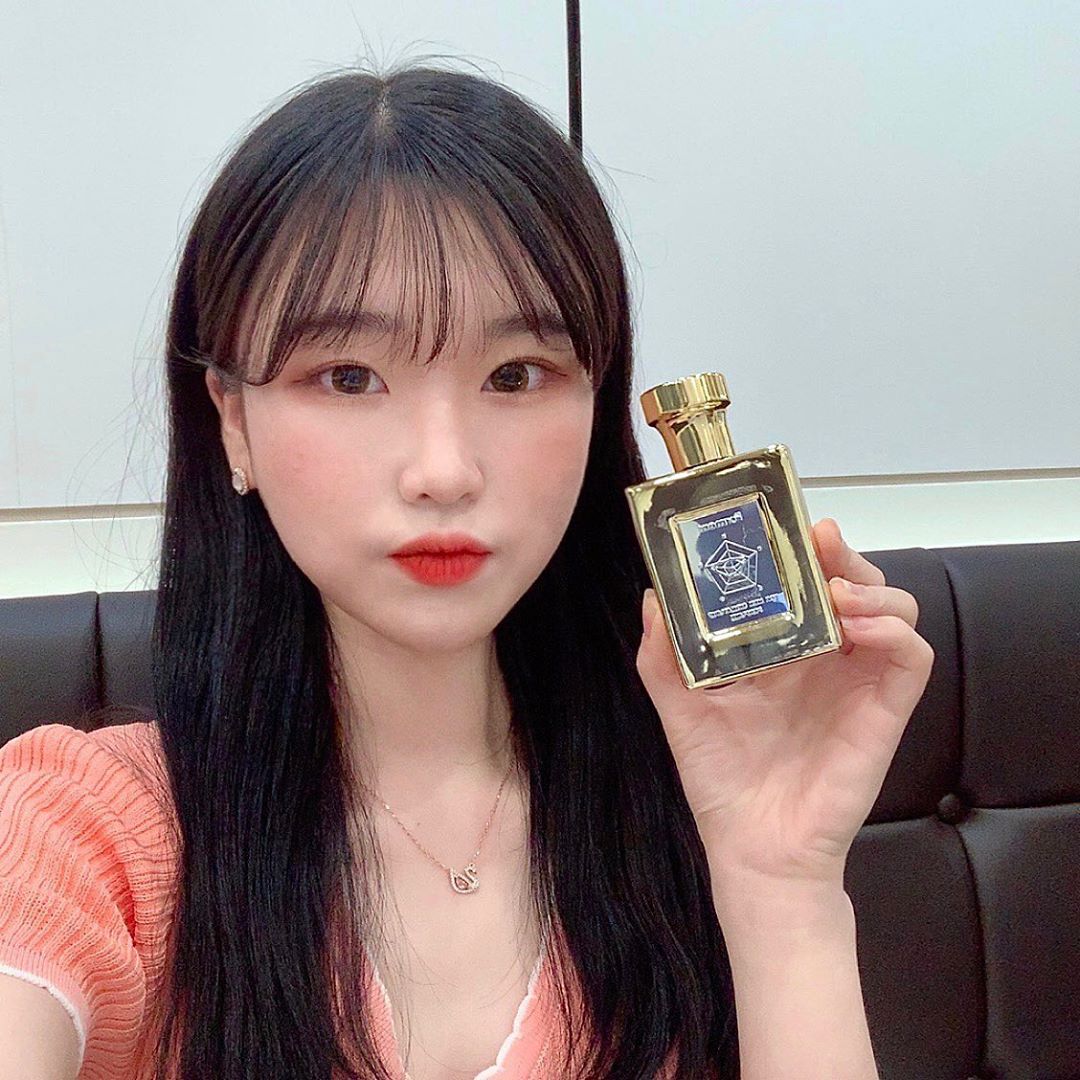 김효경 {20} on Instagram: “성년의 날 선물 받는 기분이당 포맨트 포맨 시그니처 퍼퓸 코튼 썩세스 전 세계 0.1%의 마스터 퍼퓨머가 조향해서 향도 고급지고…”