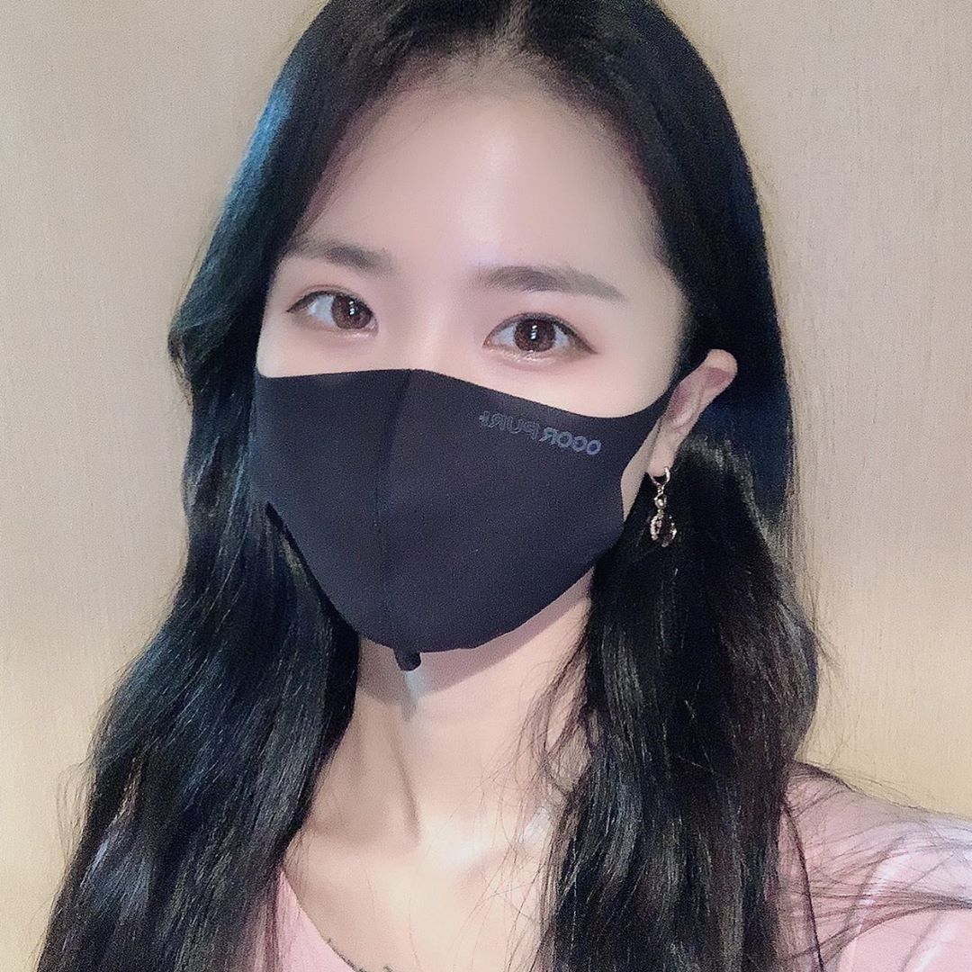 @s._.miiing on Instagram: “🙋🏼‍♀️오코퓨리 마스크🙋🏼‍♀️ KC인증 받은 정품원단과 필터를 사용하여 만든 오코퓨리 마스크 약국에서도 구매 가능😌 . . . #마스크 #코로나 #필터교체형