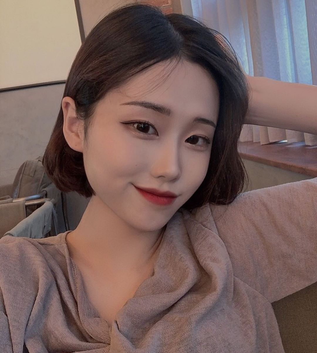 여기가 눈썹타투 맛집이였네 ❤️ 광주 쌍촌동에 눈바래다 라는 샵인데 왁싱, 속눈썹, 헤어라인까지 다 하신다구합니동 ! 사장님 너무친절하시구 시술받는동안 말도 걸어주시구 거의 1시간반~2시간 시술했는데 하나도 안지루하고 재밌었던 시간 💕 전문용어는모르지만 손님들 눈썹생긴거에 따라서 시술하는 방법이 다르다구합니다🙊 추천해주신방법으로 하시면 될듯 그냥 금손이시라서 다 잘된다는,, ❤️ . Open : Am 10:00 Close : Pm 09:00