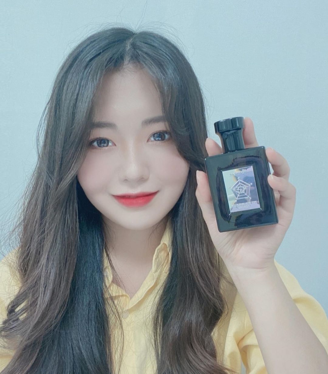  “여자들이 가장 좋아하는 포근하고 부드러운 코튼 향으로 뿌리면 8시간 지속은 물론 바로 안기고싶은 향수💛내남자친구한테 이런향나면 완전 좋을듯👏👏이제 남자친구한테 선물하러가야징〰❤️”