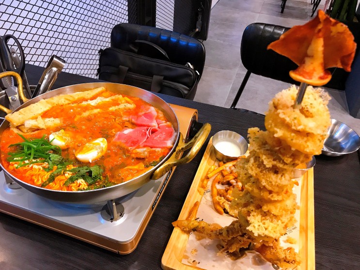 [을지로입구맛집] 분위기 좋은 떡볶이 맛집 '크레이지후라이 센터원점'
