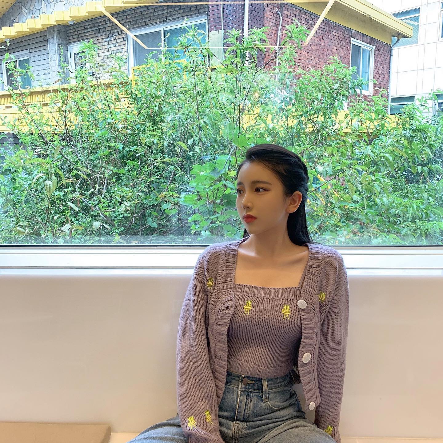 #좋아하는색 = 💜💛