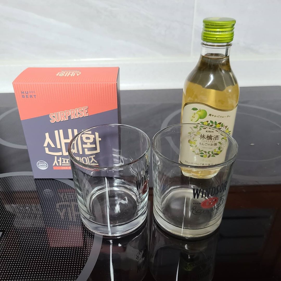 미소❄️ on Instagram: “먹으면 서프라이즈~ 숙취가 없어지는 숙취환을 약국에서 사다 먹기 회식 전후로 꼭 한 포씩 뜯어 먹으면 다음날 출근도 용이해진다는거 #약국 #숙취해소제, #신비환, #