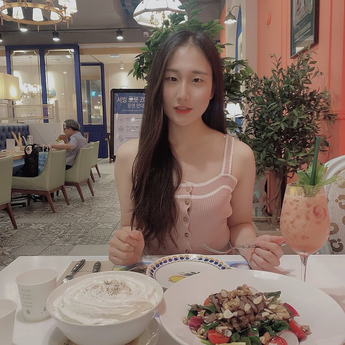로봇이 서빙해줬다~~🤖🤖