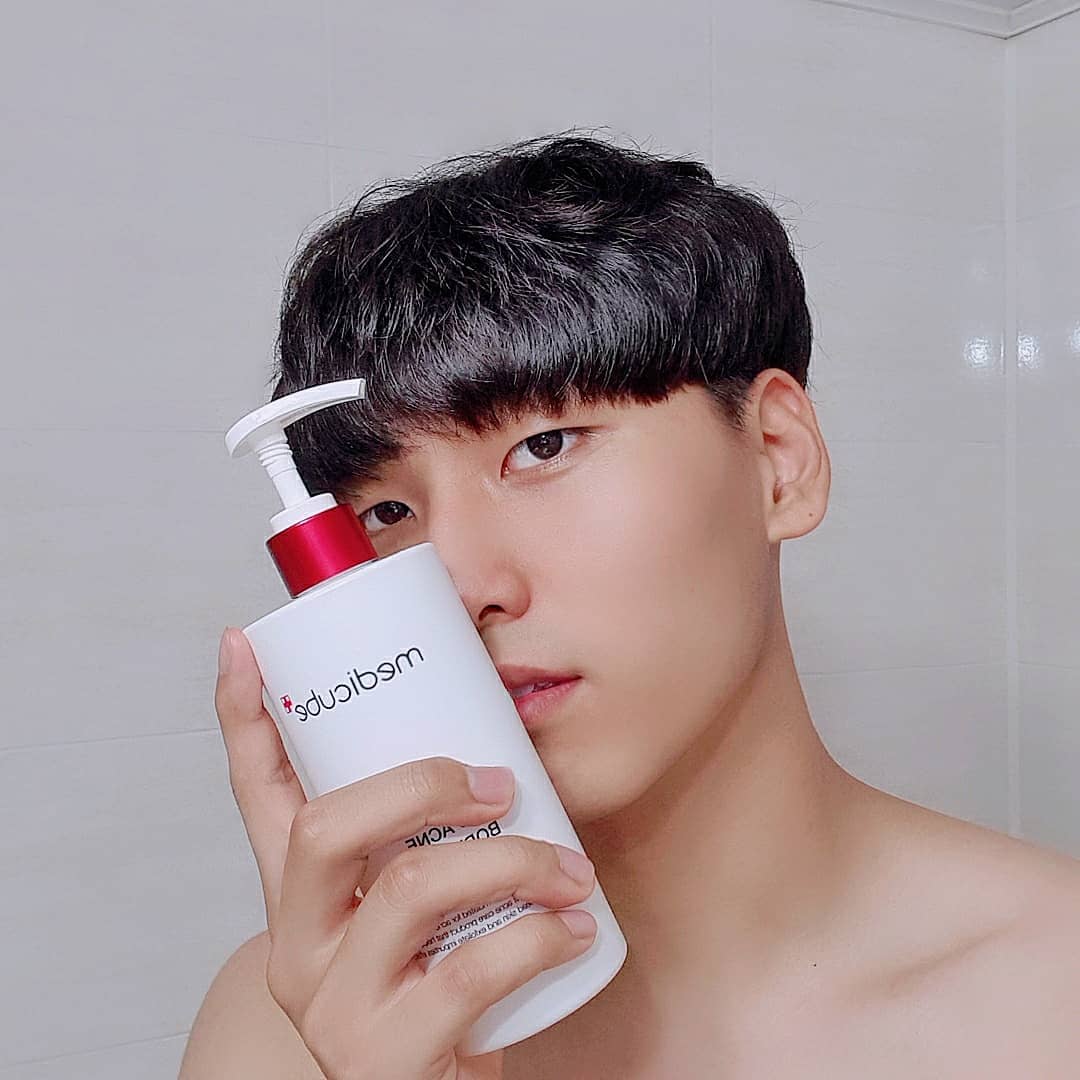 김경민(21) on Instagram: “협찬이지만 제품 향 미쳤어.. 무조건 사야해! . .…”