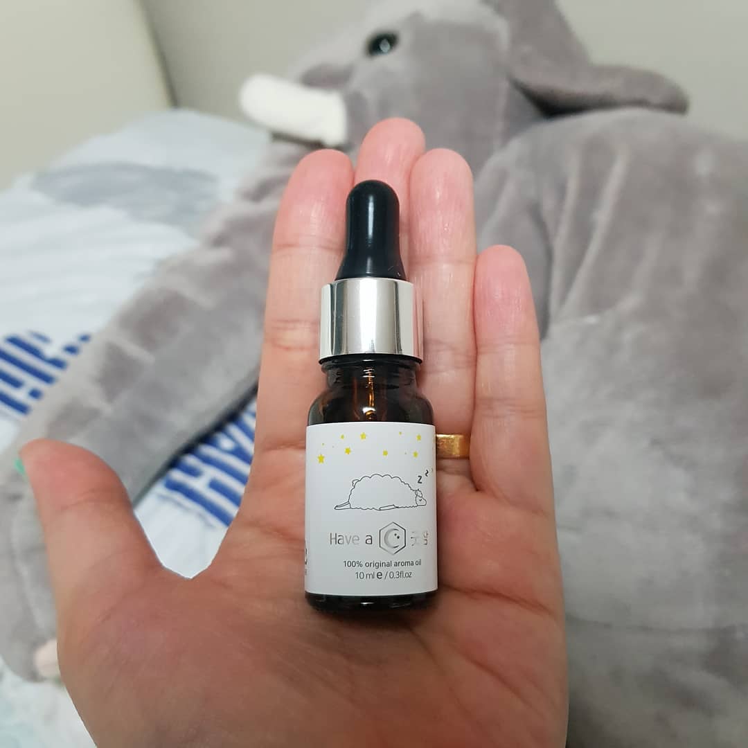 바칸솔🤖애일상이내일상 on Instagram: “#헤브어굿잠오일 수면은 양보다 질이라는 얘기가있는데 수면양도 부족한 육아맘이라 빠른 육퇴를 위해! 그리고 온가족 질좋은 수면을위해 선택한 헤