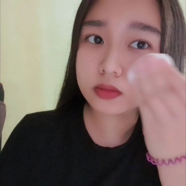 이수진 on Instagram: “메디큐브 제로 모공 패드 엠보싱 패드로 간편하게 모공, 피지, 블랙헤드 관리하기! 모공수렴에 탁월한 특허 성분으로 모공 관리에 찰떡 😆 각질 및 노폐물 제거에도 좋