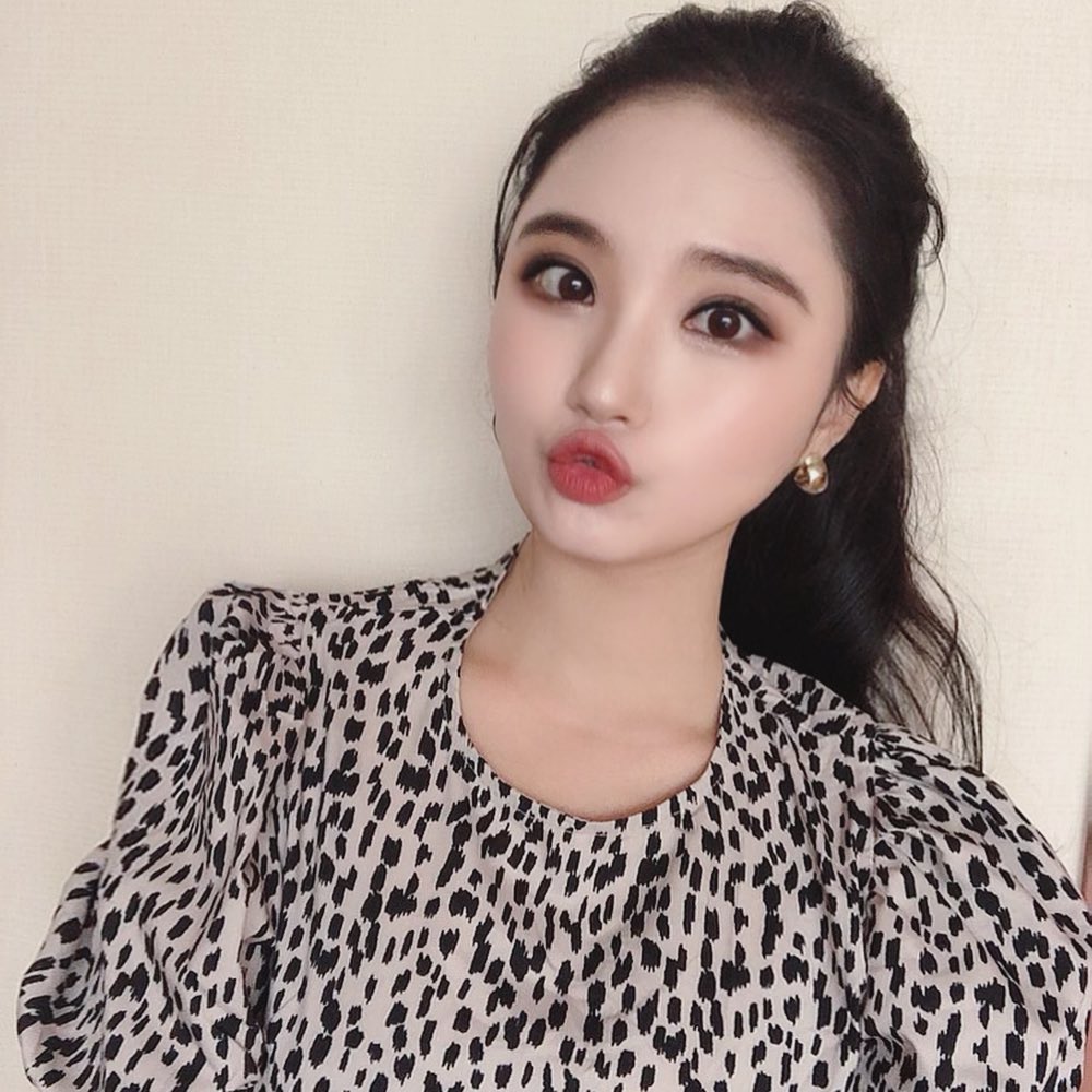 메이끄업 취향저격🤭 지우기 아깝.......못고르겠으니까 다 올려 버리기