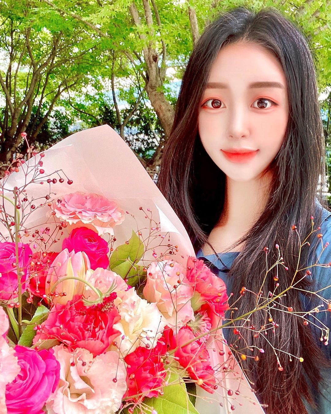비앤포 on Instagram: “#협찬 합정에 있는 피오르네에서 꽃다발 클래스 하고 왔어요ㅎㅎ 클래스 하느