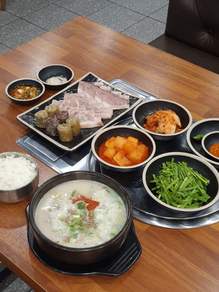 [강남역 24시간 맛집] 코로나 끝나면 꼭 가봐야 될 국밥집 "보승회관"