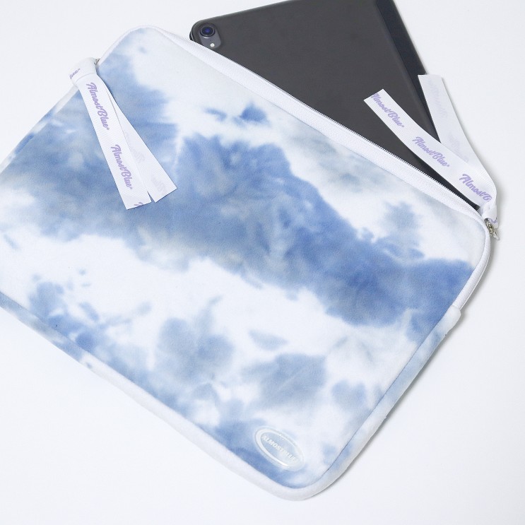 노트북 파우치, 얼모스트블루 타이다이 랩탑 파우치 TIE DYE LAPTOP POUCH