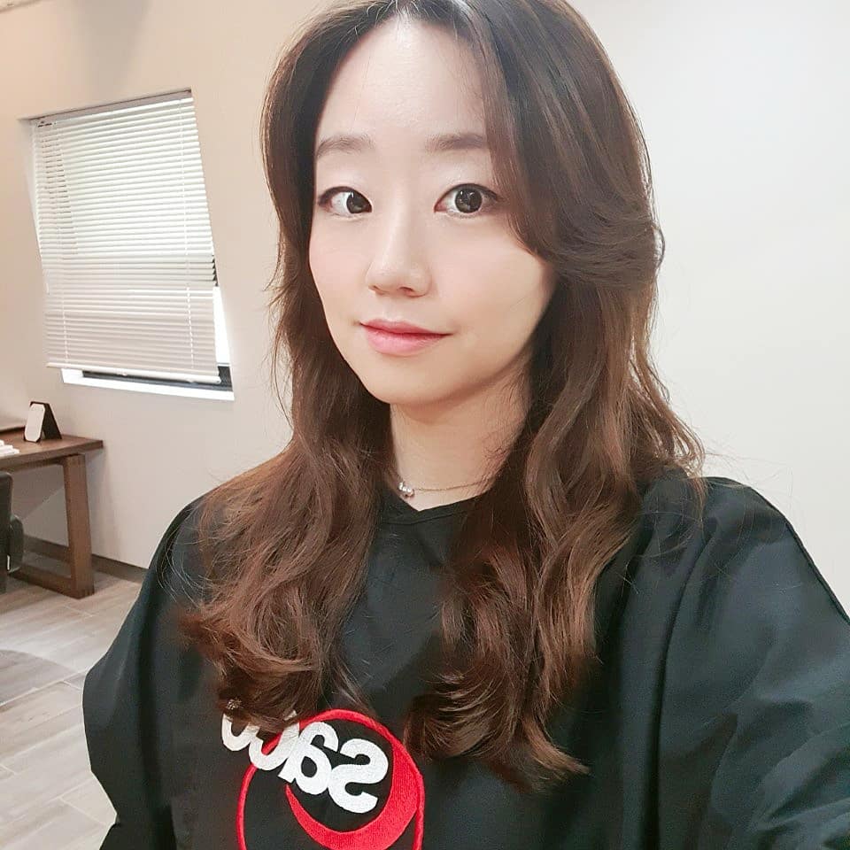 BLAIR JUNG 💎 잉글리쉬게이트 on Instagram: “#협찬 💇‍♀️ 저번에 청담동 '사코헤어' 찰리강 대표님께 커트랑 모발케어 받았어요🙊💗 - 동양인 최초로 세계 최고 3대 헤어쇼 무대에 오르셨