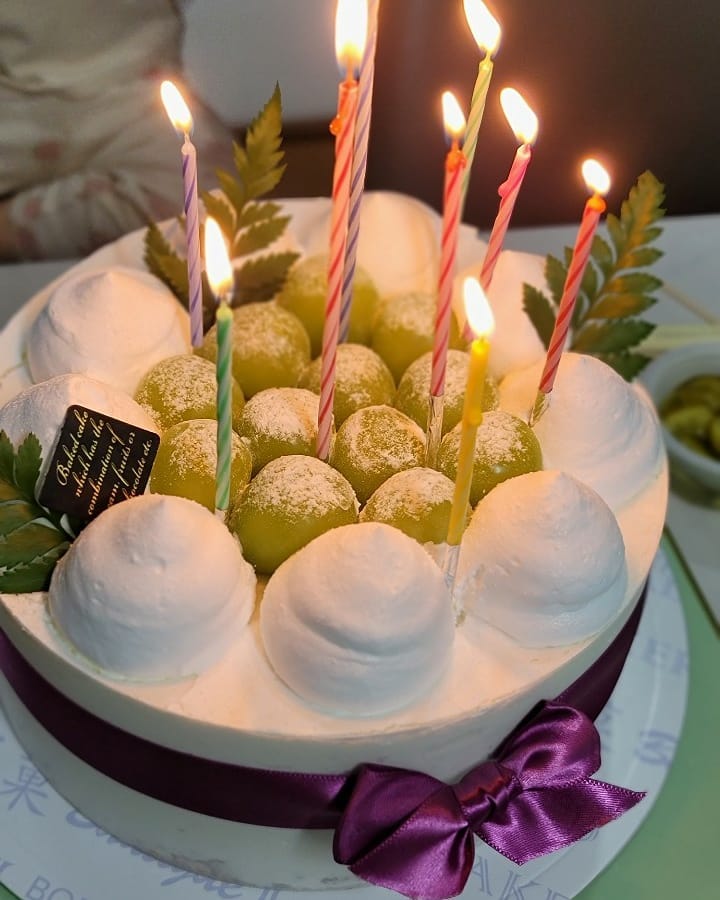 #생일케이크 #생일상 #쇠고기미역국 #happybirthday #27번째생일🎂 
#온짱구는못말려 
27번째 생일맞이해서 다들 선물도주고 용돈도받고 넘좋네요
온짱구가 축하해 해주는데 신기합니다 ㅋㅋ
다들 너무고맙습니다
#생일 #생일상 #쇠고기미역국 #happybirthday #27번째생일 
#온짱구#양과부띠끄엘