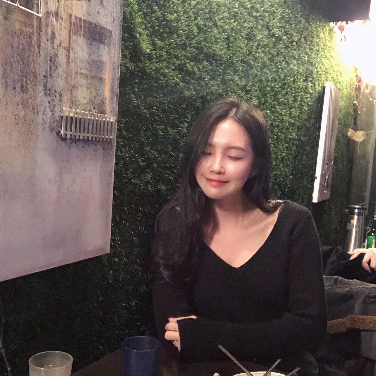 히히 행복이 뭐 별거 있나 🥰
좋아하는 사람들이랑 맛난거 먹구 얘기하는게 힐링이다 🌿 또 모이자 😍
