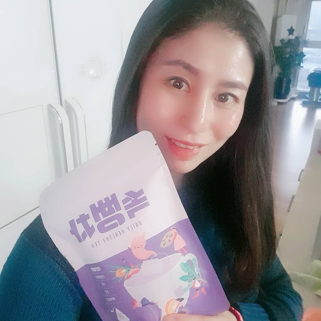 👸슈퍼우먼찐💕 on Instagram: “💬협찬 . 얼마전 제가 스트레스로 위염을 겪어서 약을 계속 먹어야만했어요. 진작 #속뻥차 알았다면 좋았을걸. . 속뻥차는 위장과 소화에 좋다고 알려진 적양