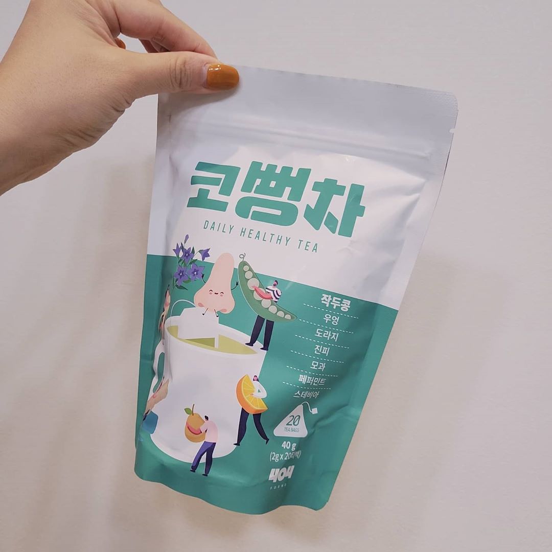 노꽃다이어리 ꈍ◡ꈍ on Instagram: “비염의계절 🤦🏼‍♀️ 노꽃의 필수템 환절기 비염과 감기예방 미리하셔야쥬 구수한 향이 완전 내서타일 캬캬 작두콩 우엉 도라지 진피