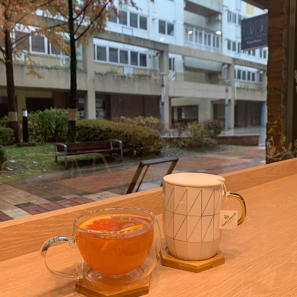 .
비오는날☔
따뜻한 차한잔으로 11월을 시작해보세요🌝
.
.
.
.
.
.
❤️의정부시 체육로 278 휴먼시아 104동 1층상가
ㆍ💛녹양역1번출구 도보6분
ㆍㆍ💚전화 예약 및 사전 주문가능 
ㆍㆍㆍ💙  070-4262-8999
.
.
.
#카페이음 #이음카페 #cafeieum #녹양동카페이음 #의정부카페 #녹양동카페 #양주카페 #녹양역카페 #녹양동맛집 #남양주카페 #비오는날 #와플맛집 #커피맛집 #따뜻한커피 #비올때커피 #원두 #가을#가을카페 #차한잔 #coffee #tea #sweet #music #coffeetime #cafe #dessert #latte #latteart #artwork #potozone